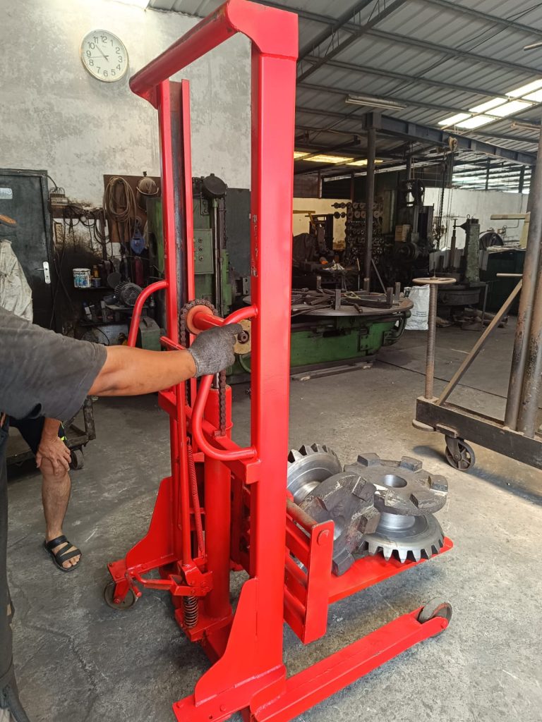 Pengecekan Hand Stacker -Surya Sinar Abadi engecekan Hand Stacker -Surya Sinar Abadi