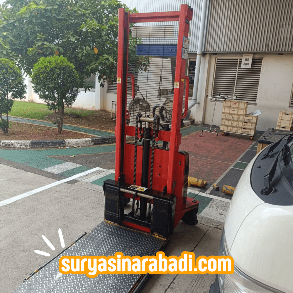 service hand forklift surabaya 2 service hand forklift surabaya terpercaya